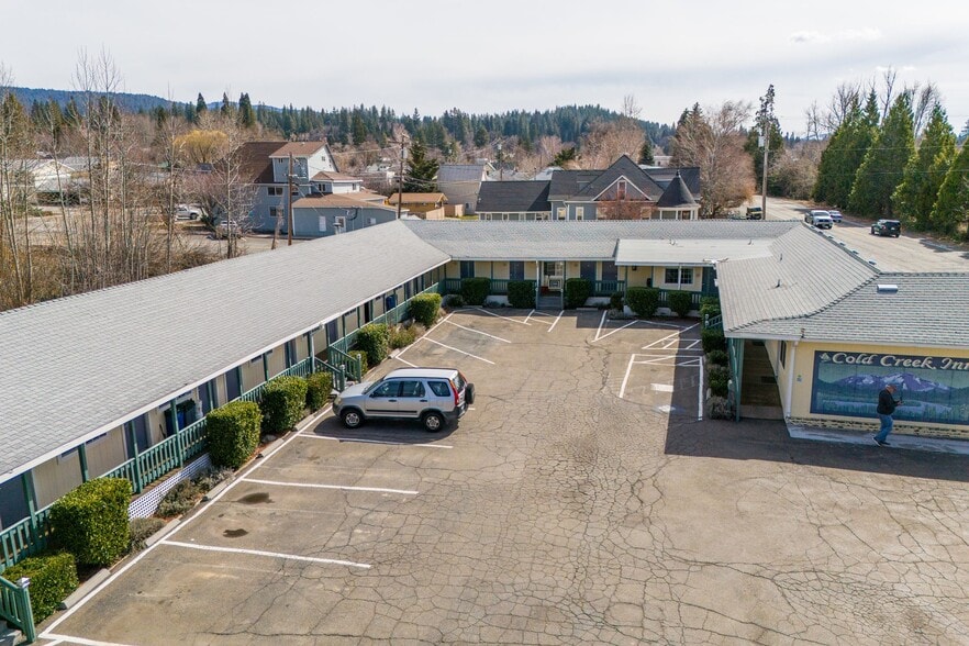 724 N Mount Shasta Blvd, Mount Shasta, CA for sale - Building Photo - Image 3 of 13