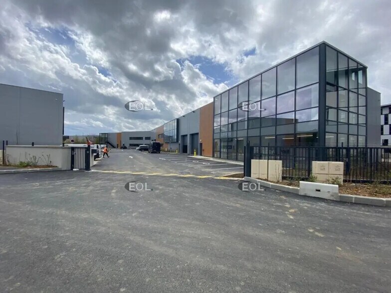 Flex dans Grigny à louer - Photo du bâtiment - Image 3 de 6