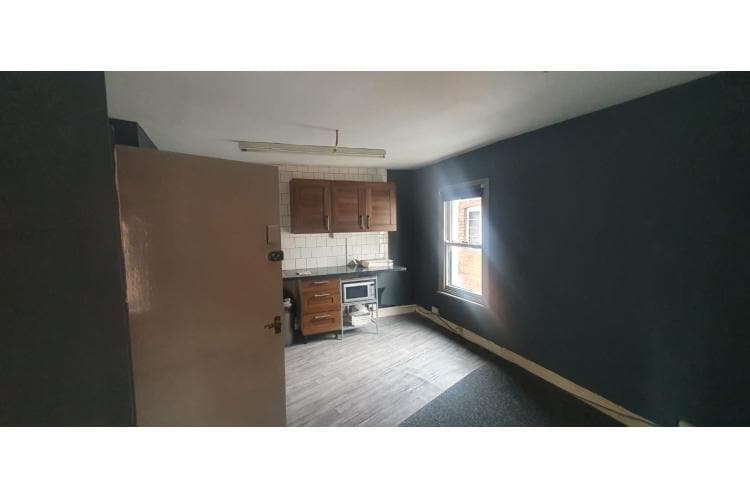 Blossoms Fold, Wolverhampton for lease Interior Photo- Image 1 of 3