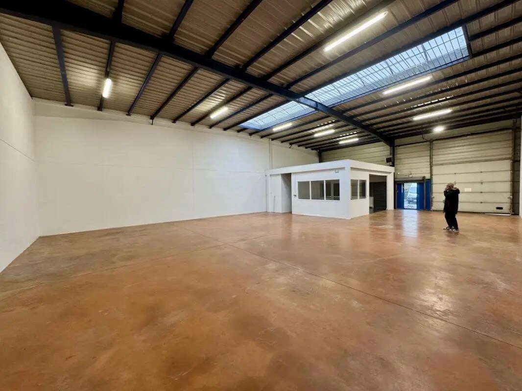 18 Allée Louis Breguet, Villepinte for lease Interior Photo- Image 1 of 6