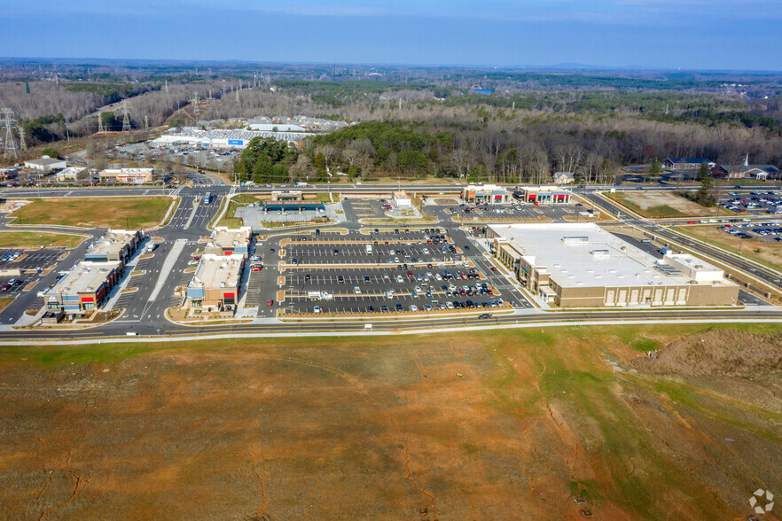 4015 Corning Pl E, Charlotte, NC for lease - Aerial - Image 2 of 5