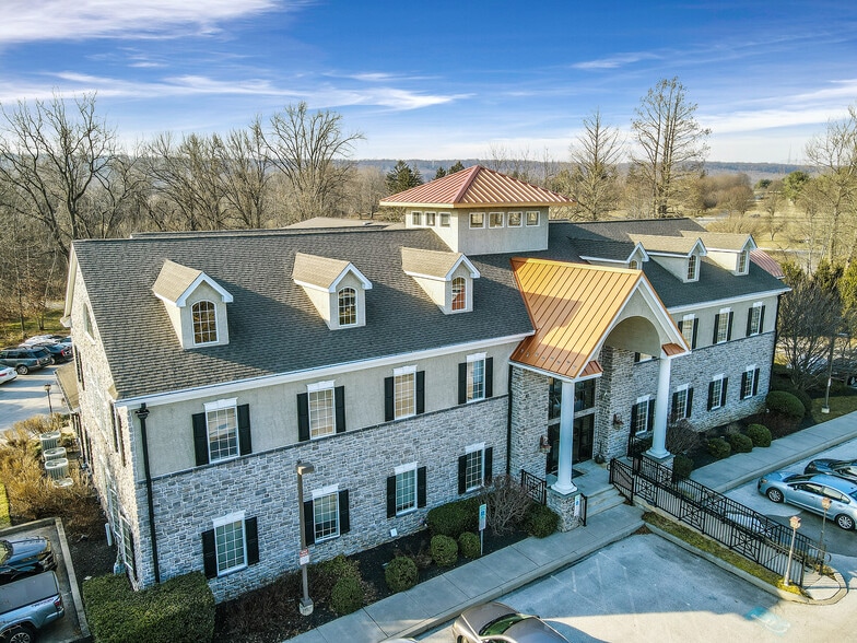 110 N Phoenixville Pike, Malvern, PA à louer - Photo du bâtiment - Image 1 de 10