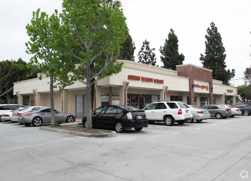 11803-11899 Del Amo Blvd, Los Angeles, CA for lease - Building Photo - Image 3 of 4