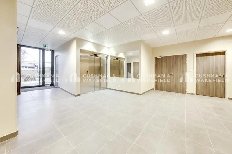 18-20 Boulevard Des Droits De L'Homme, Vaulx-en-Velin for lease - Lobby - Image 3 of 11