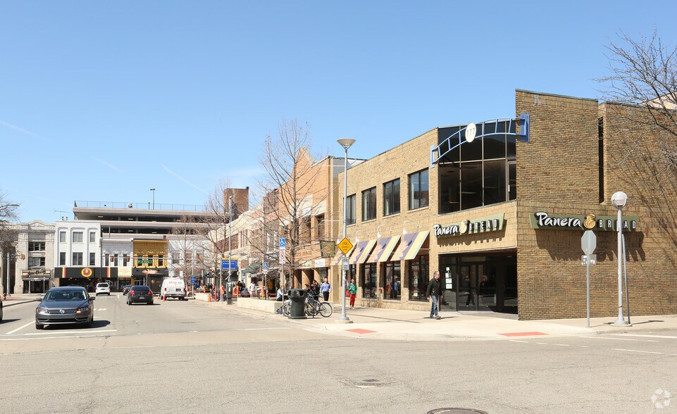 713 N University Ave, Ann Arbor, MI à louer - Photo du bâtiment - Image 2 de 12