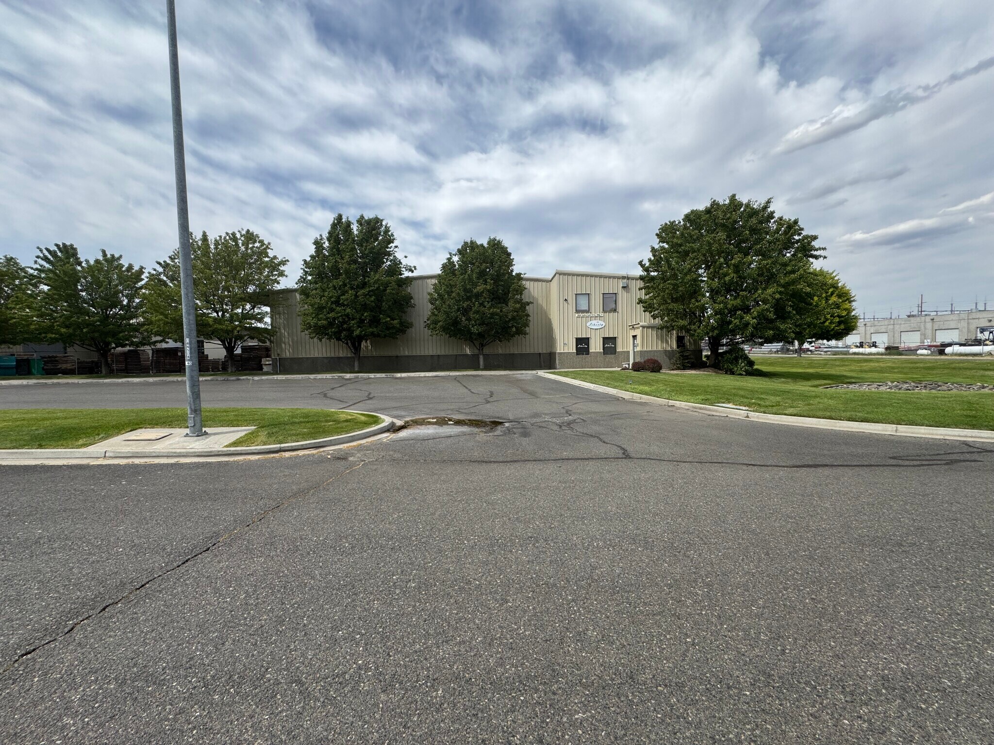 2900 Sutherland Dr, Union Gap, WA for lease Building Photo- Image 1 of 18