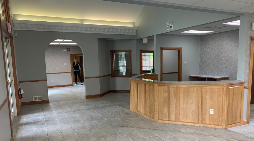 328 Bay Rd, Queensbury, NY for sale - Building Photo - Image 3 of 7