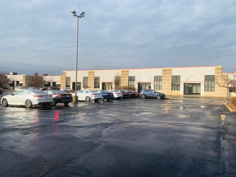 1720 W Florist Ave, Milwaukee, WI for lease - Building Photo - Image 3 of 9