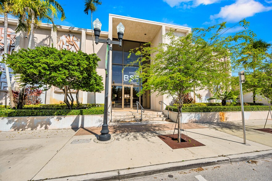 2435 Hollywood Blvd, Hollywood, FL for sale - Building Photo - Image 2 of 12