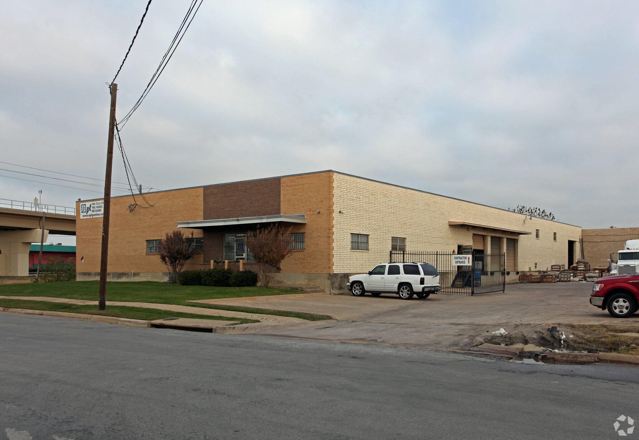 2819 Blystone Ln, Dallas, TX for lease Primary Photo- Image 1 of 14