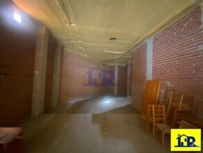 Retail in Cuenca, Cuenca for lease Interior Photo- Image 2 of 4