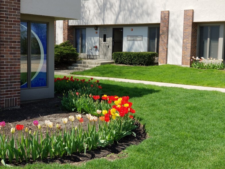 1117 S Milwaukee Ave, Libertyville, IL à vendre - Photo du bâtiment - Image 2 de 3