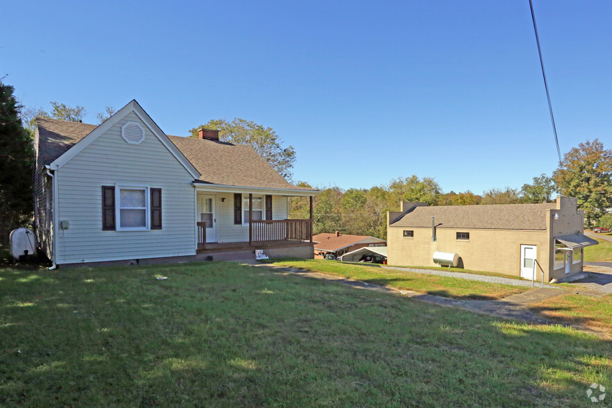 3682 Greensboro Rd, Ridgeway, VA à vendre - Photo principale - Image 1 de 1