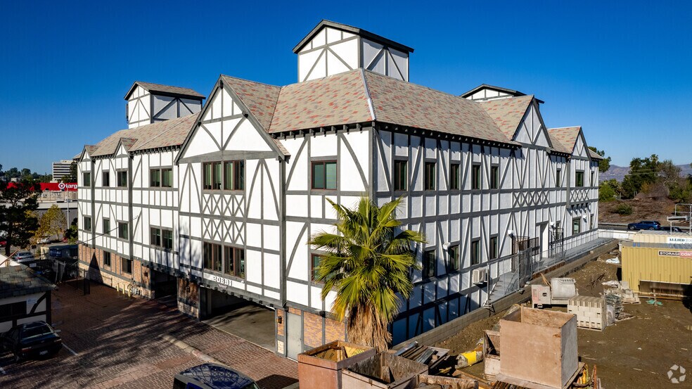 20631 Ventura Blvd, Woodland Hills, CA à louer - Photo principale - Image 1 de 22