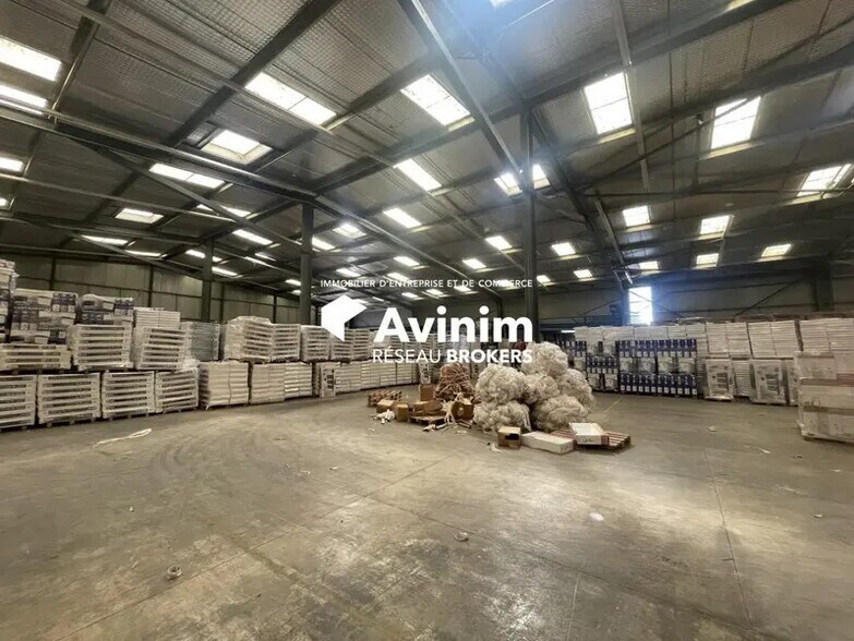 Industrial in Aix-en-Provence for lease - Building Photo - Image 2 of 11