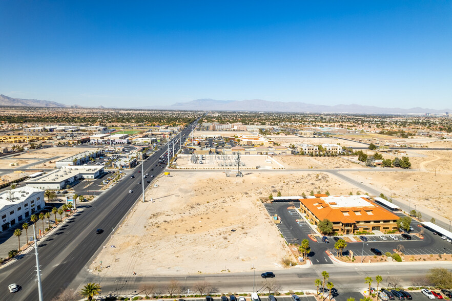 S Rainbow Blvd, Las Vegas, NV à vendre - Photo du bâtiment - Image 1 de 1