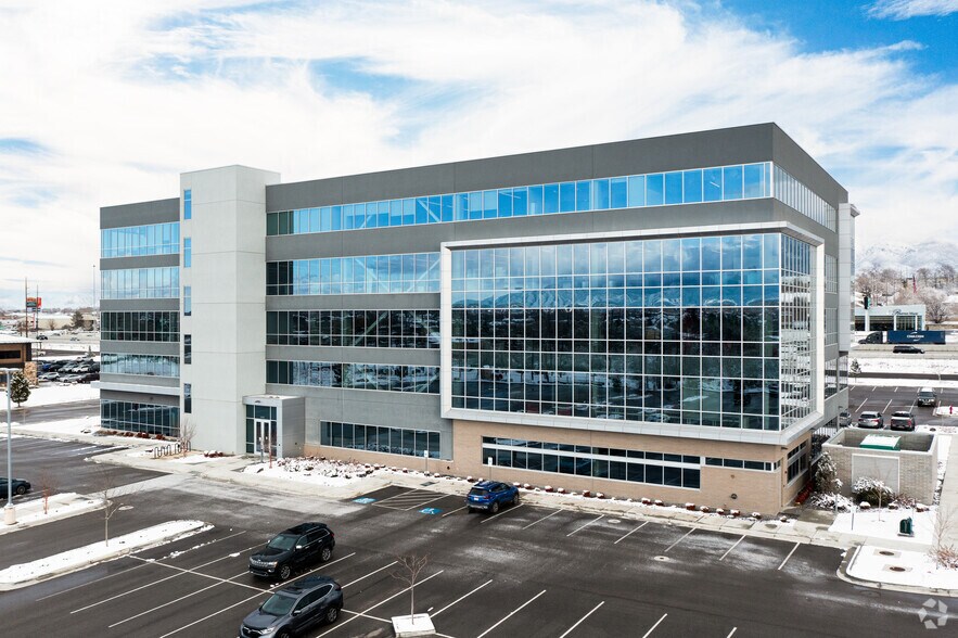 9490 S 300 W, Sandy, UT à louer - Photo principale - Image 1 de 10