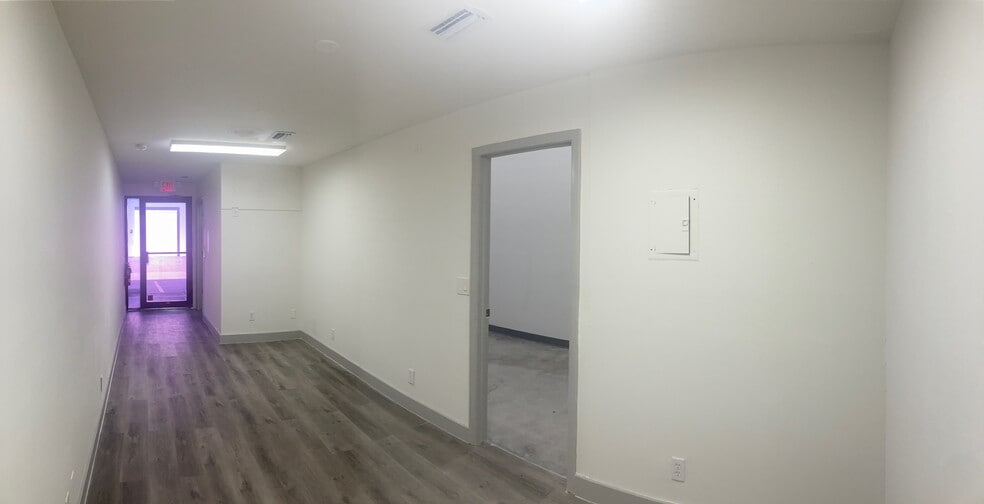 11496 Pierson Rd, Wellington, FL for lease - Interior Photo - Image 2 of 4