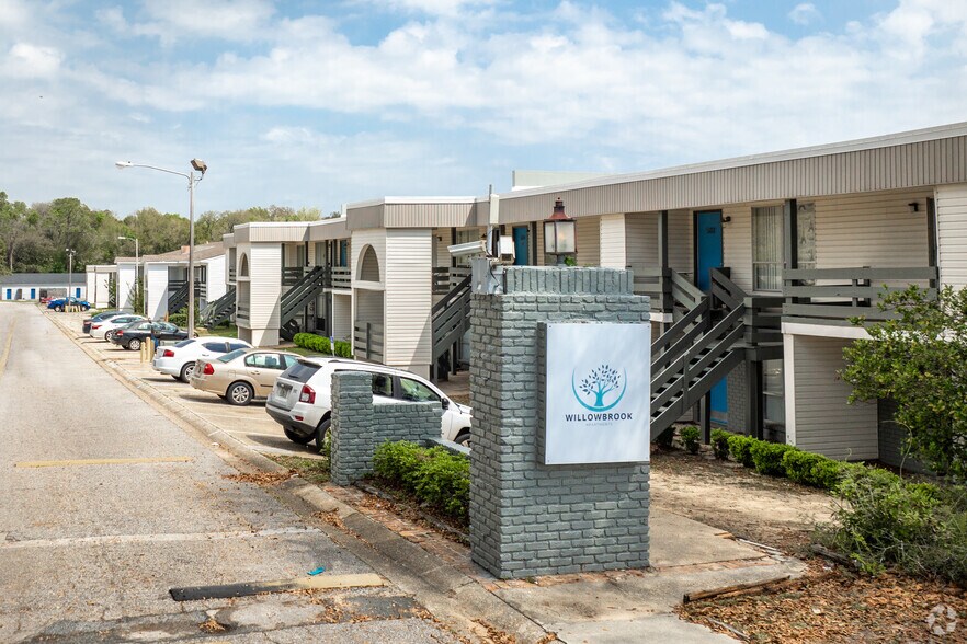 4600 Twin Oaks Dr, Pensacola, FL à vendre - Photo du bâtiment - Image 3 de 32