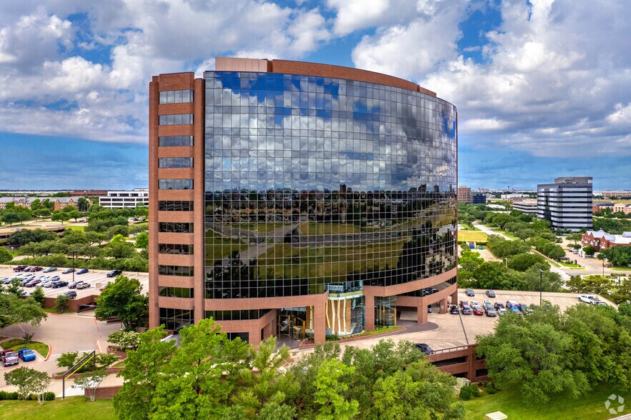 5605 N MacArthur Blvd, Irving, TX à louer - Photo du bâtiment - Image 1 de 14