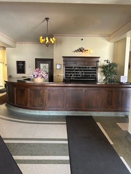 103 E Maple Ave, Beaver Dam, WI à louer - Photo du bâtiment - Image 3 de 10