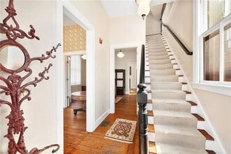 3 Memorial Blvd, Newport, RI for lease Interior Photo- Image 2 of 8