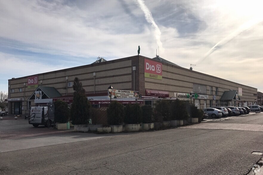 Avenida Pico Ocejón, 2, Villanueva de la Torre, Guadalajara à vendre - Photo du bâtiment - Image 2 de 5