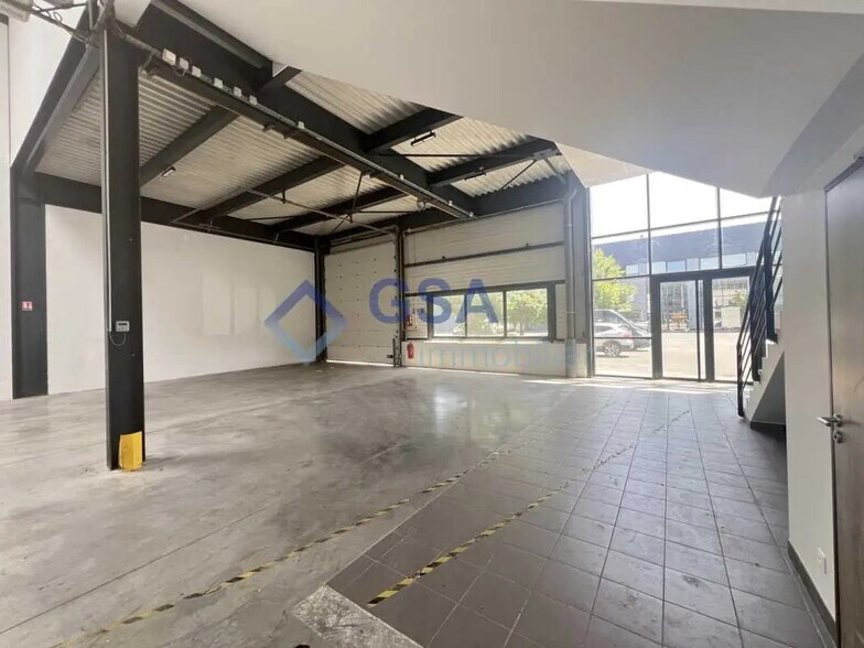 Flex dans Lieusaint à louer - Photo intérieure - Image 2 de 6