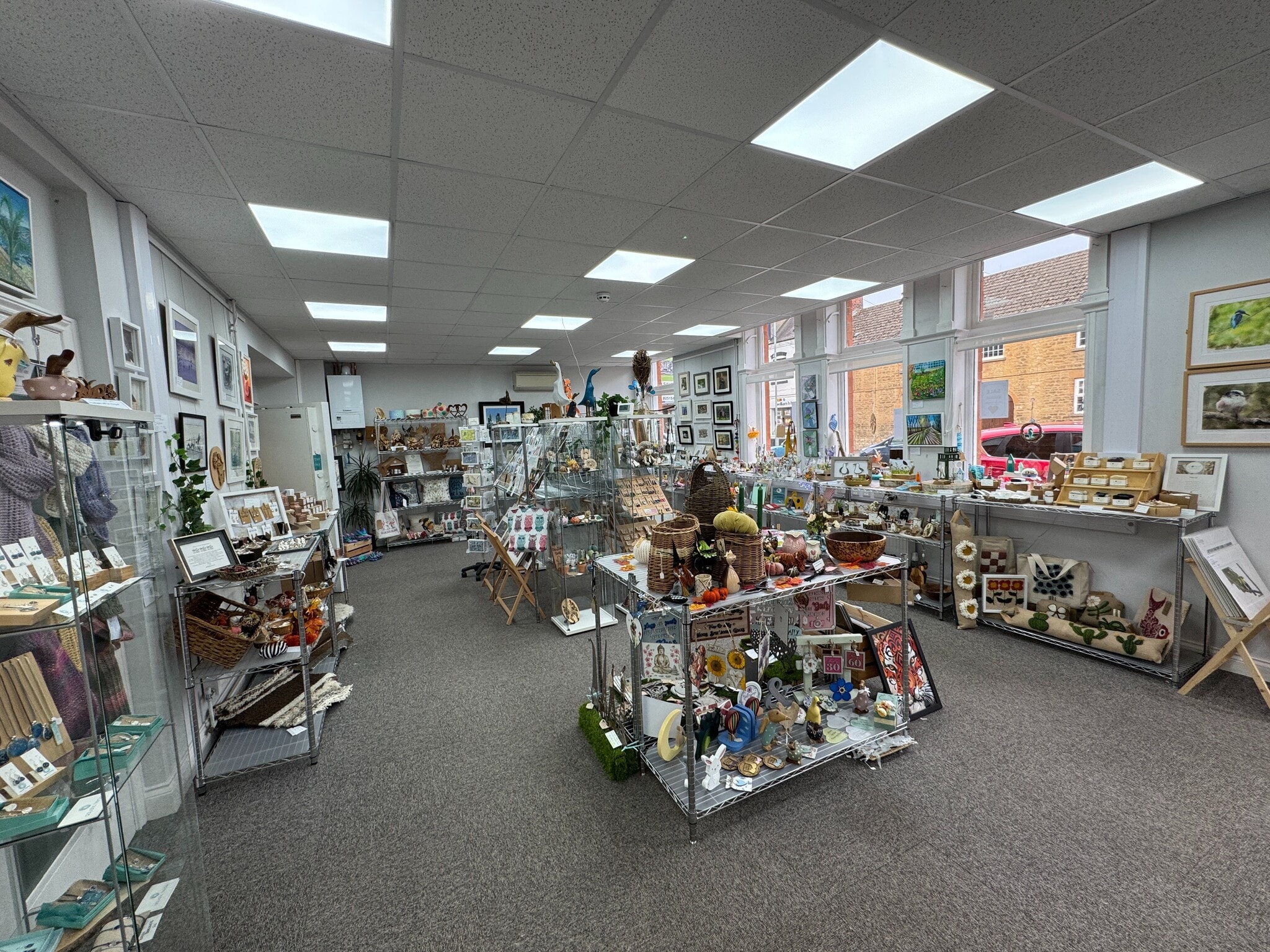 42 Brook Street, Raunds for lease Interior Photo- Image 1 of 6