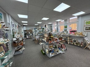 42 Brook Street, Raunds for lease Interior Photo- Image 1 of 6