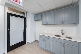 8 S Michigan Ave, Chicago, IL à louer Photo intérieure- Image 2 de 7