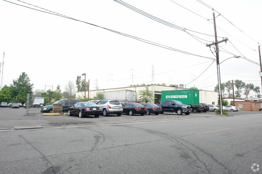 991 E Linden Ave, Linden, NJ for lease - Building Photo - Image 2 of 4