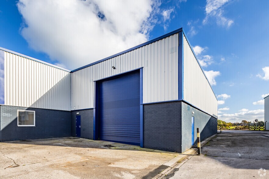 Lockett Rd, Wigan à louer - Photo du bâtiment - Image 3 de 8