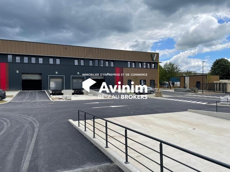 Industrial in Mitry Mory for lease - Building Photo - Image 2 of 7