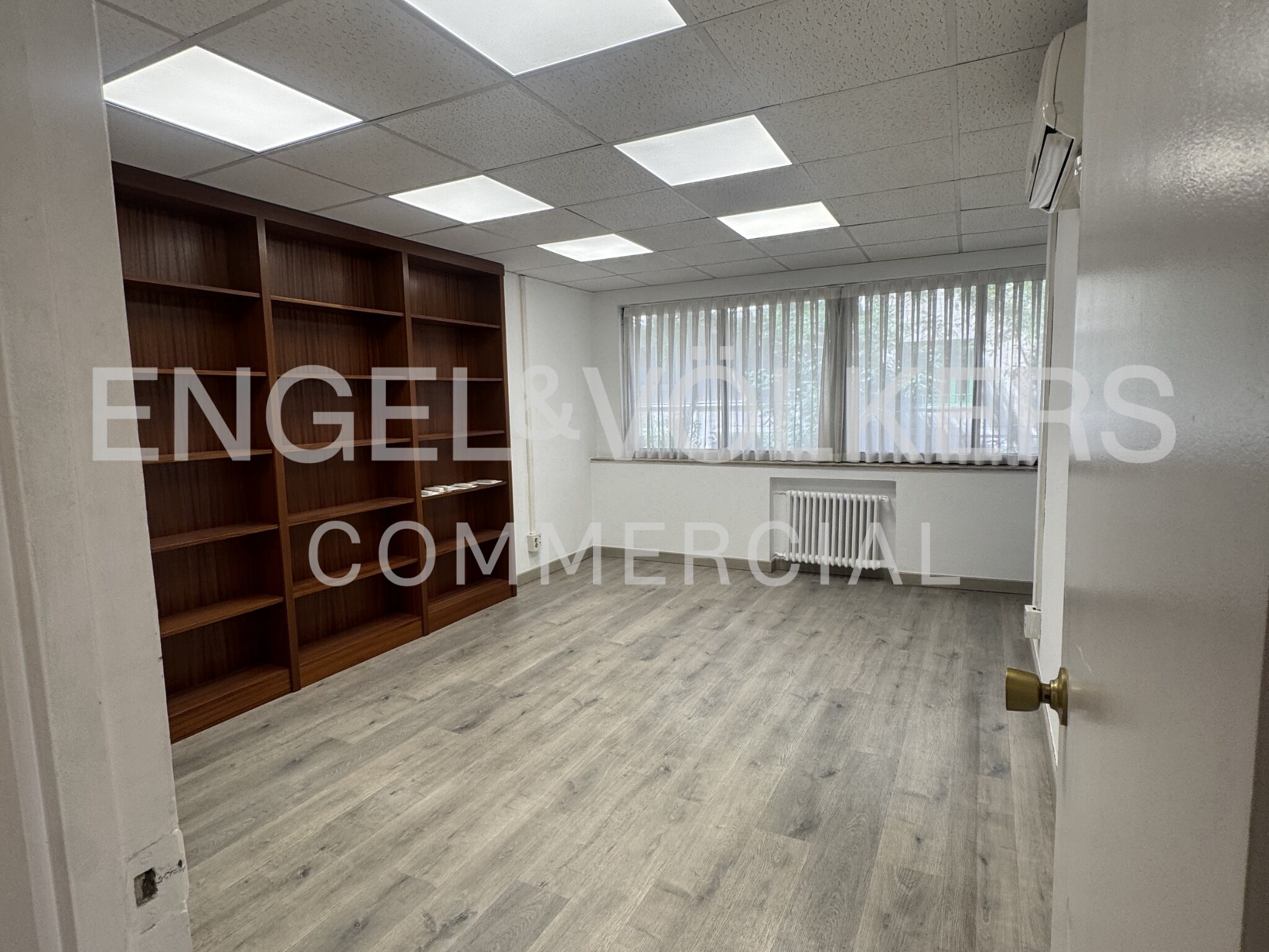 Calle Fernando el Santo, 24, Madrid, Madrid for lease Interior Photo- Image 1 of 8
