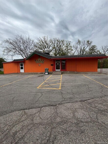 4492 Richfield Rd, Flint, MI à vendre - Photo du bâtiment - Image 3 de 6