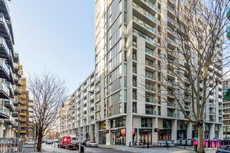 Plus de détails pour 38 Lanterns Way, Londres - Commerce de détail à louer