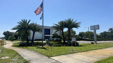 11900 SE Federal Hwy, Hobe Sound, FL for lease Interior Photo- Image 1 of 27