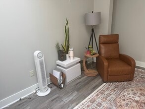 2337 Philmont Ave, Huntingdon Valley, PA for lease Interior Photo- Image 2 of 2