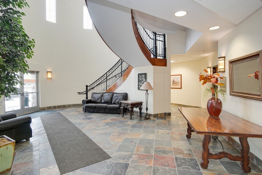 8846 S Redwood Rd, West Jordan, UT à vendre - Photo intérieure - Image 3 de 19