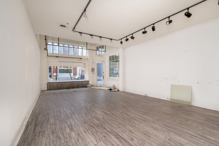 330 N Charles St, Baltimore, MD for lease - Interior Photo - Image 3 of 8