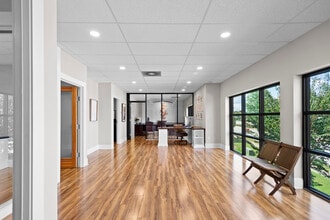 19810 W Catawba Ave, Cornelius, NC for lease Interior Photo- Image 2 of 26