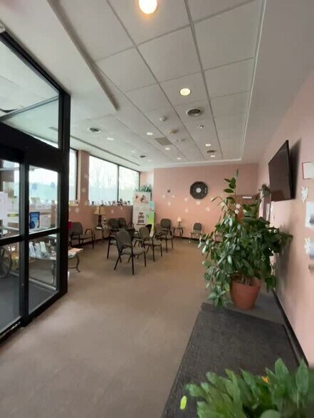 225 Erdman St, Bangor, PA à louer - Vidéo sur l’inscription commerciale - Image 3 de 27