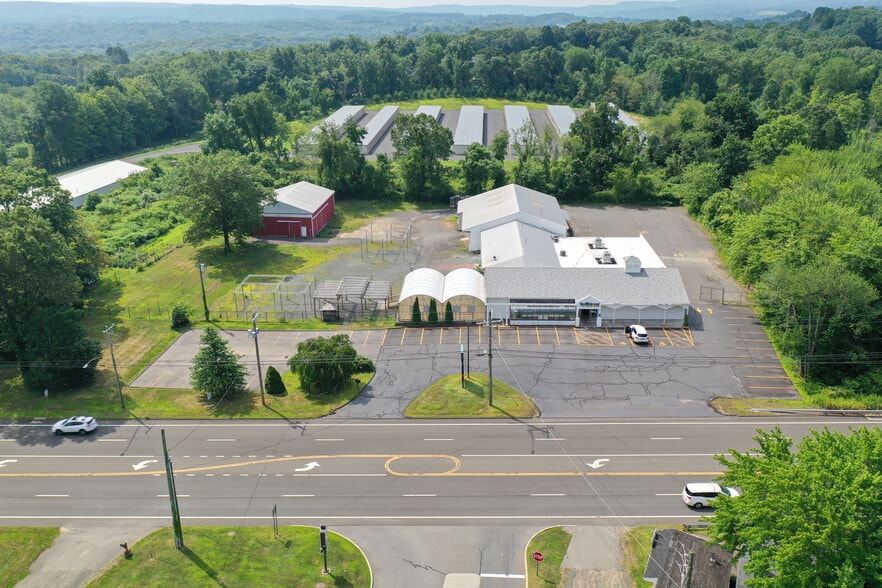 147 Meriden Rd, Middlefield, CT for lease - Building Photo - Image 2 of 23