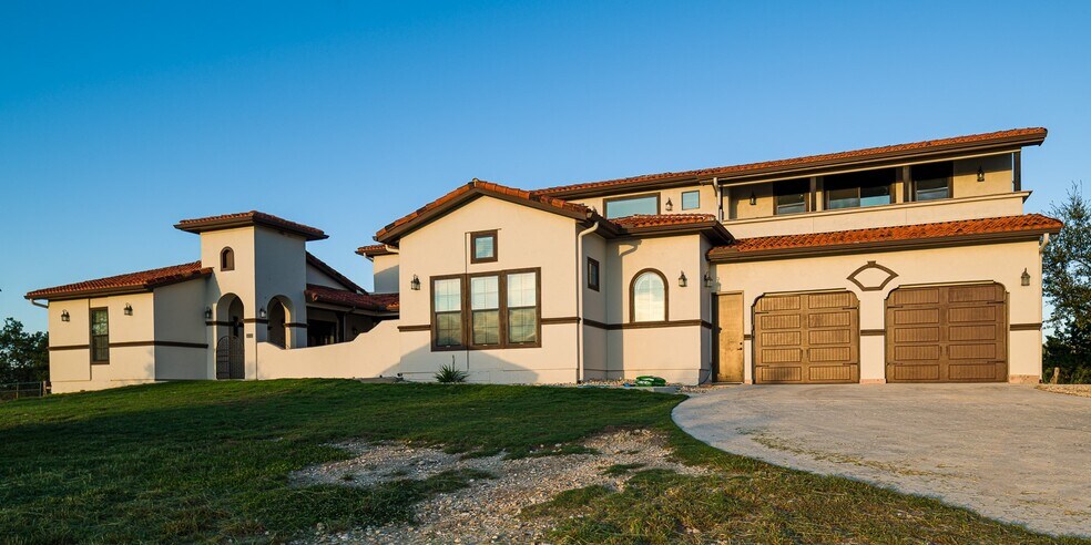 217 Saddle Wood Trl, Comfort, TX à vendre - Photo du bâtiment - Image 3 de 46