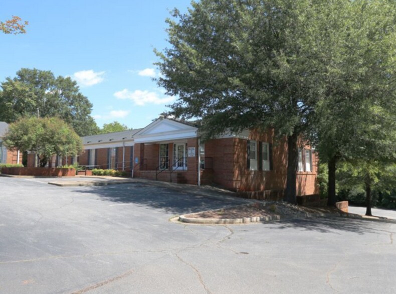 1009 Grove Rd, Greenville, SC à vendre - Photo du bâtiment - Image 2 de 15