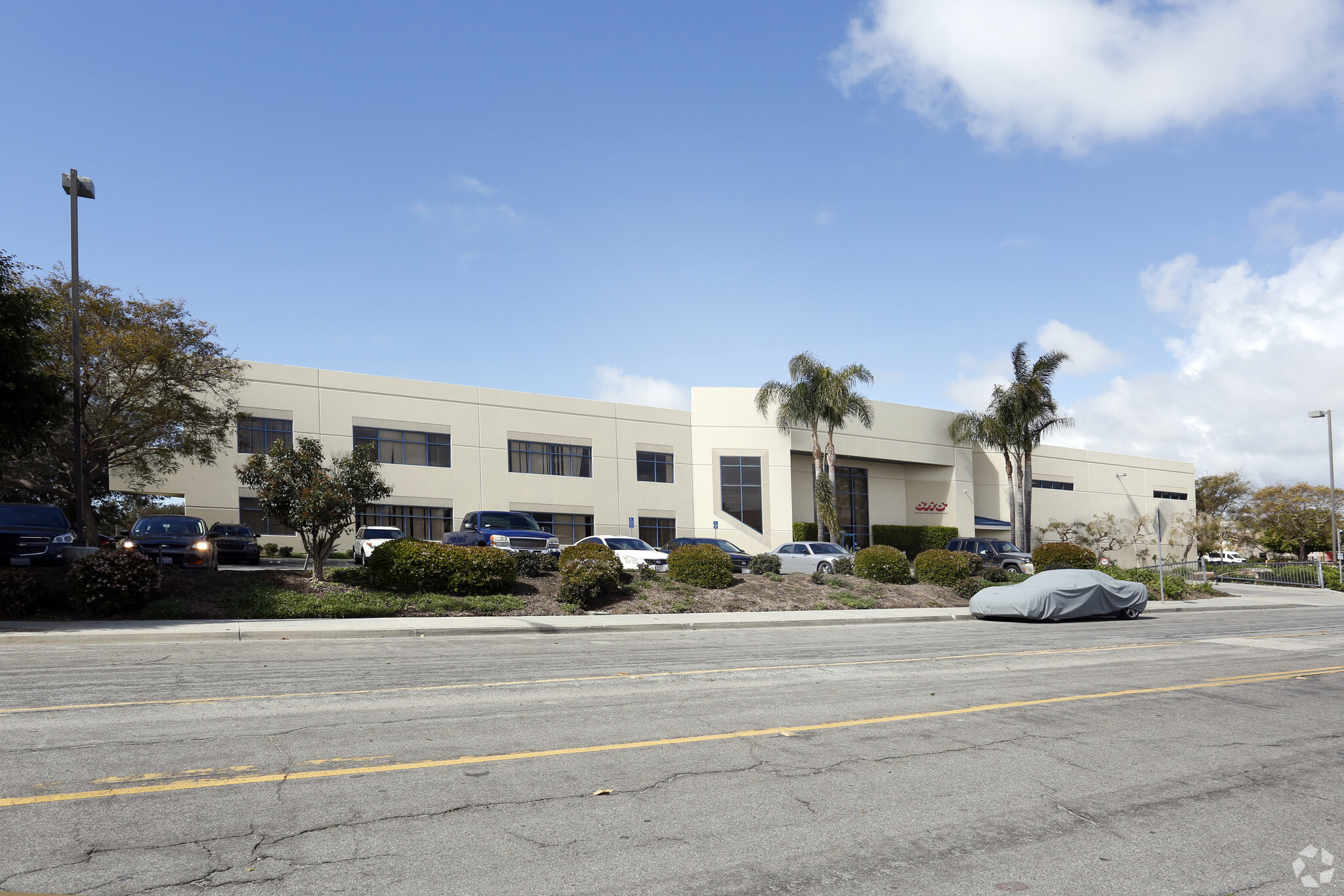 2433 Eastman Ave, Ventura, CA for lease Primary Photo- Image 1 of 7