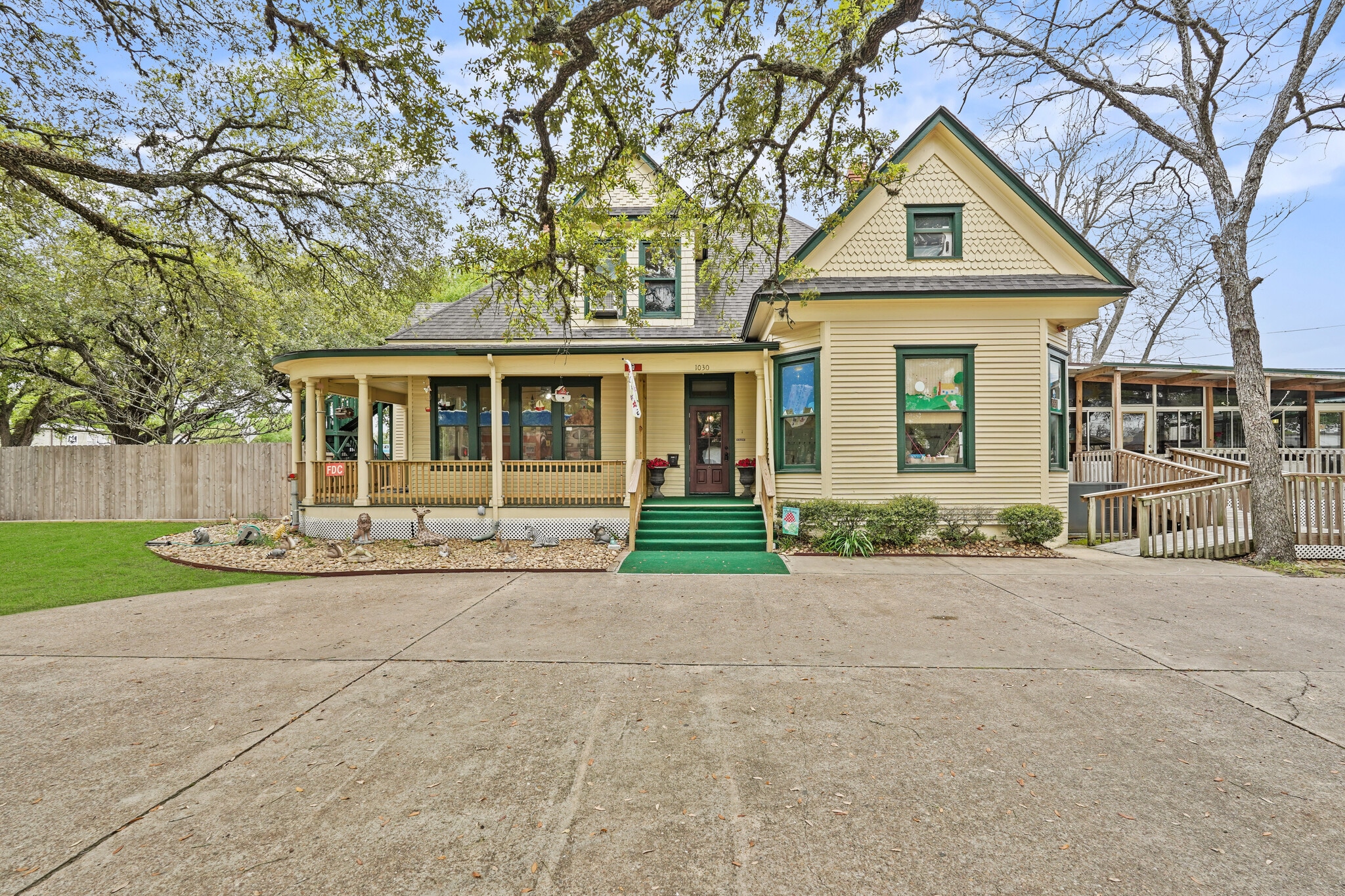 1030 4th St, Rosenberg, TX for sale Primary Photo- Image 1 of 51