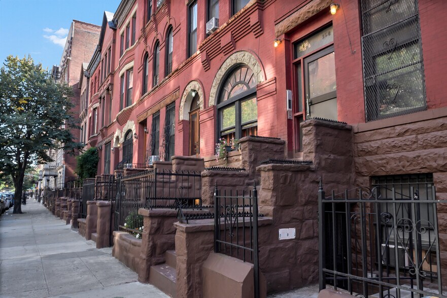 368 W 118th St, New York, NY à vendre - Photo principale - Image 1 de 11