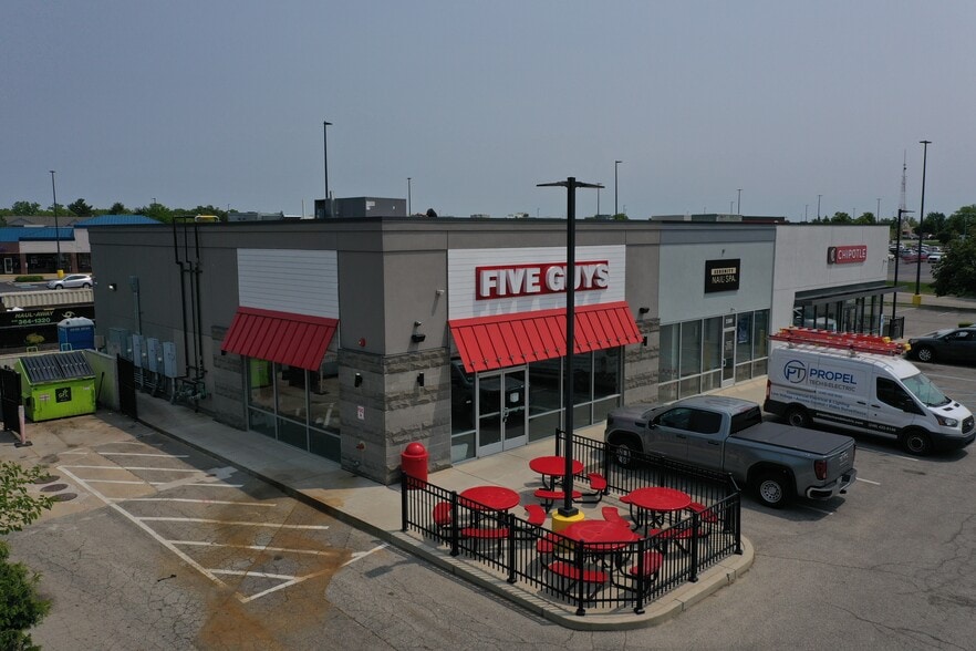 3300 Alpine Ave, Grand Rapids, MI for sale - Building Photo - Image 2 of 10